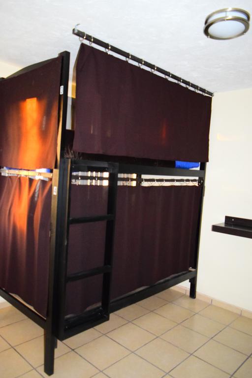 ليون Hostal Yapa المظهر الخارجي الصورة