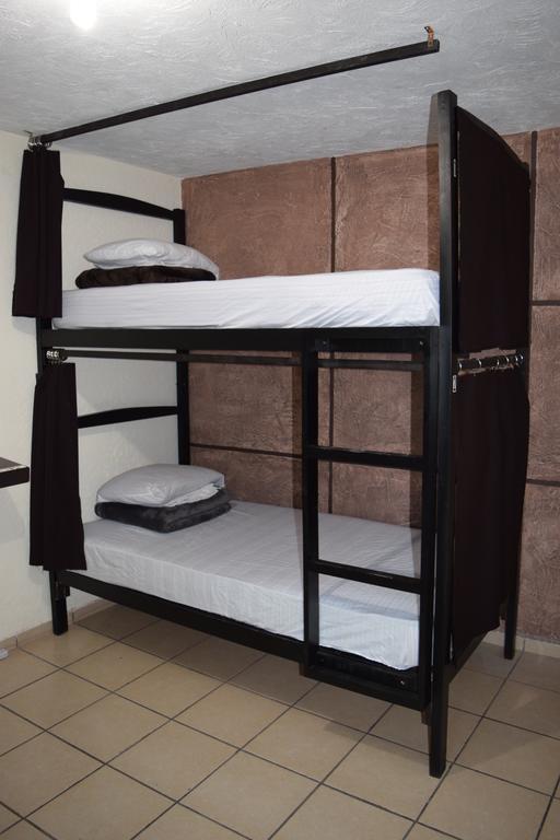 ليون Hostal Yapa المظهر الخارجي الصورة