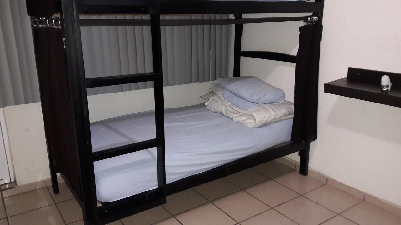 ليون Hostal Yapa المظهر الخارجي الصورة