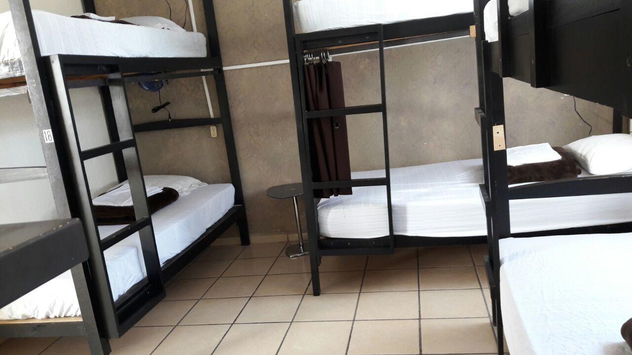 ليون Hostal Yapa المظهر الخارجي الصورة