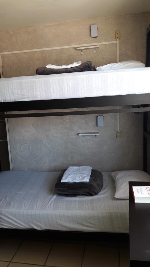 ليون Hostal Yapa المظهر الخارجي الصورة