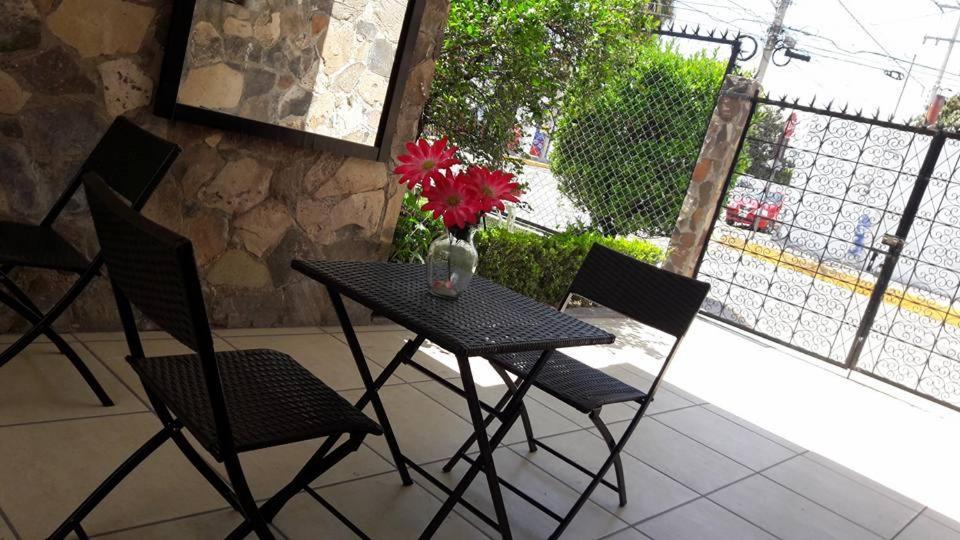 ليون Hostal Yapa المظهر الخارجي الصورة