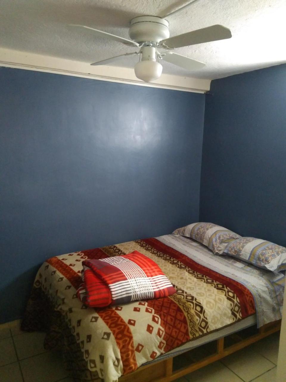 ليون Hostal Yapa المظهر الخارجي الصورة